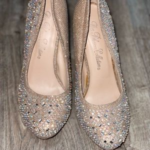 Worn once beautiful heels